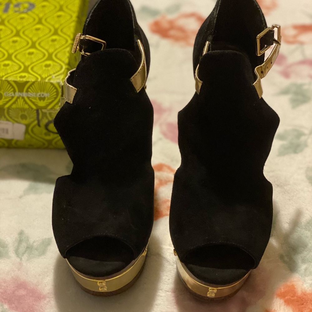 Women’s shoes